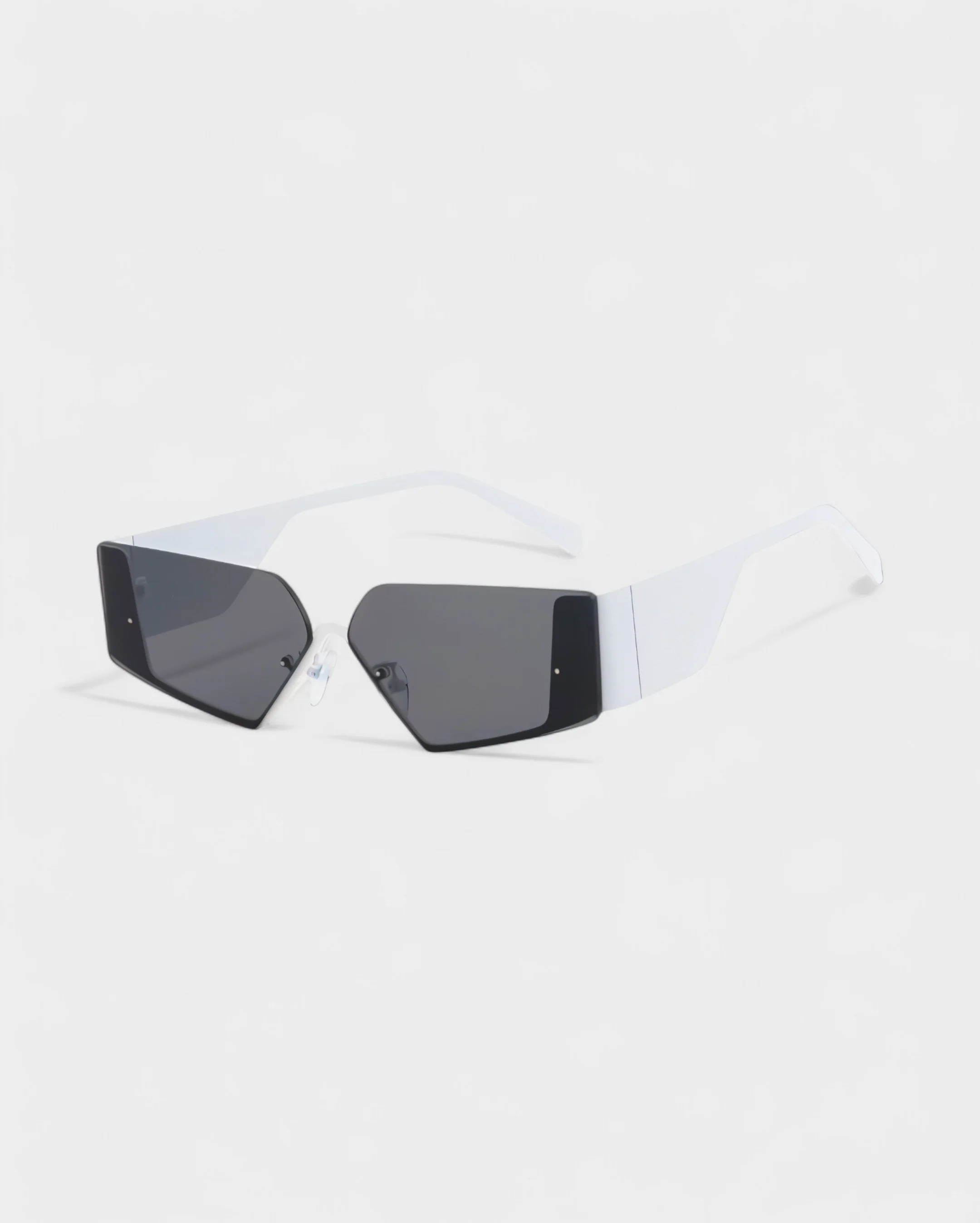 JANNA Y2K Style Asymmetrical Rectangle Sunglasses - Image 4
