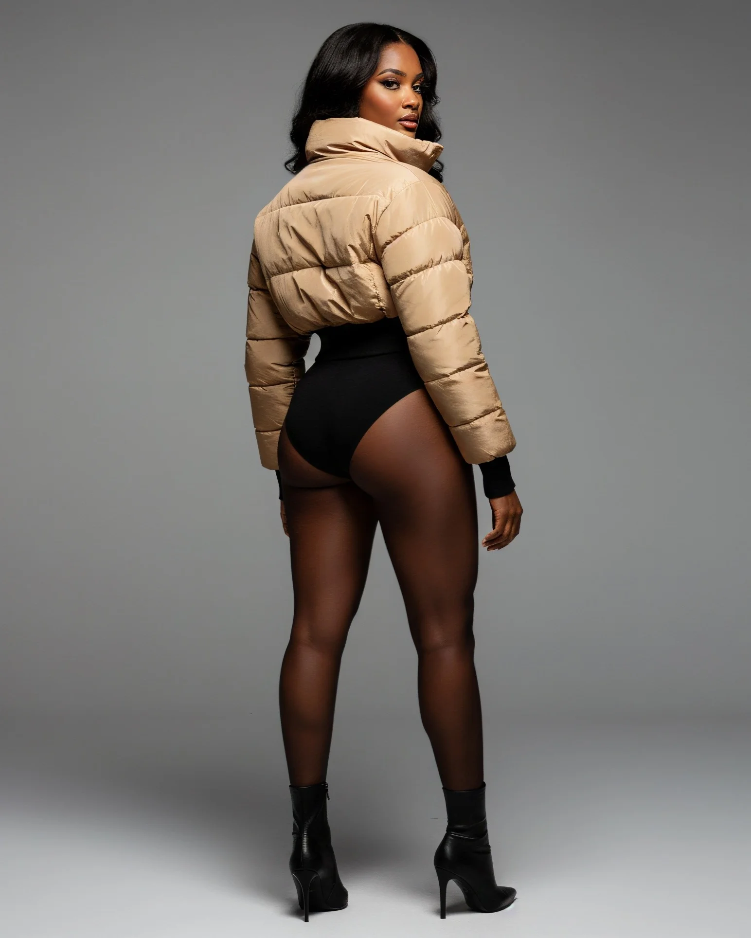 NILIAN Cropped Puffer Jacket - Image 4