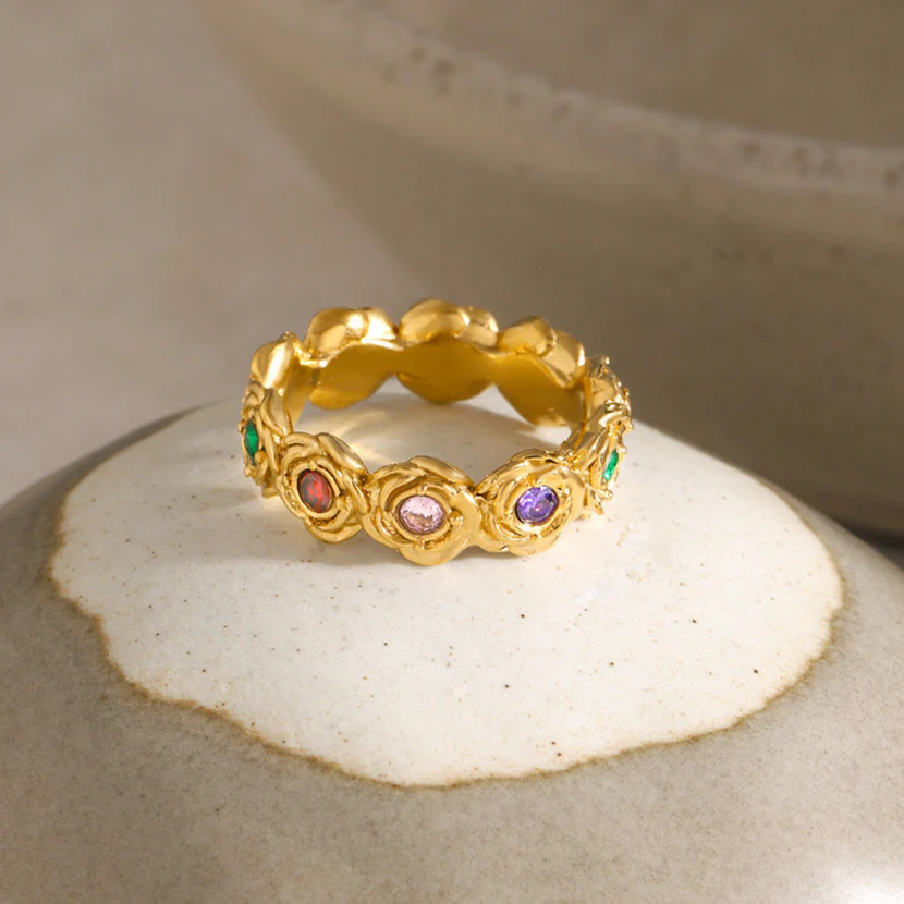 Sculpted Gemstone Gold Ring - Image 3