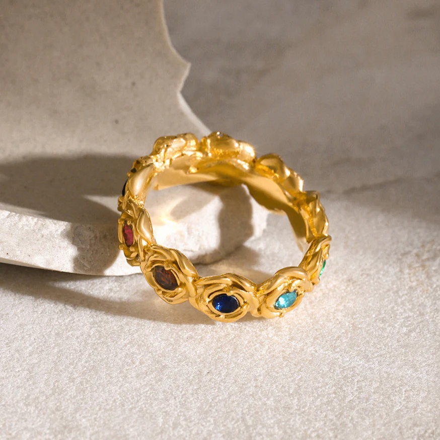 Sculpted Gemstone Gold Ring - Image 4