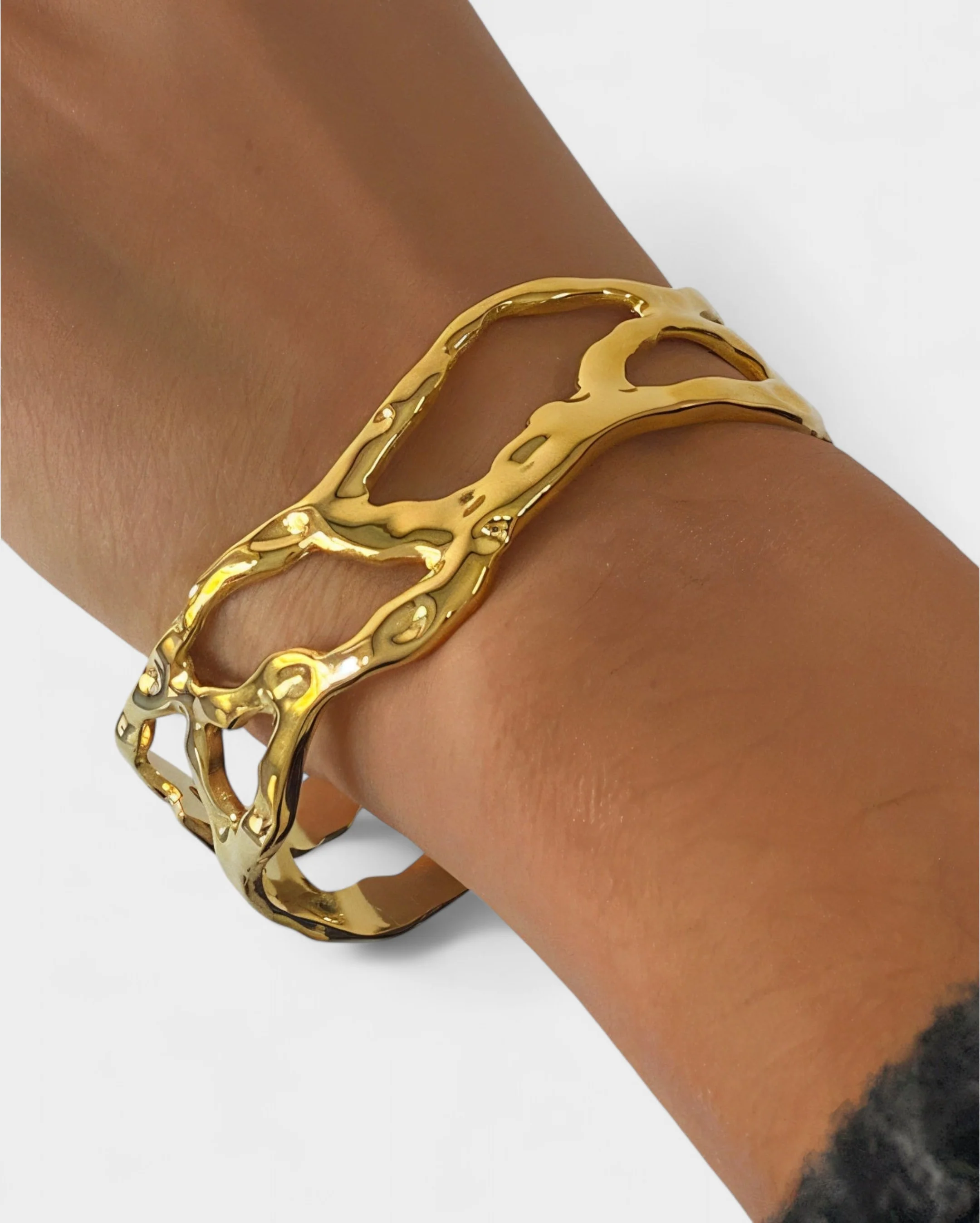 Sculpted Gold Cuff Bracelet - Image 5