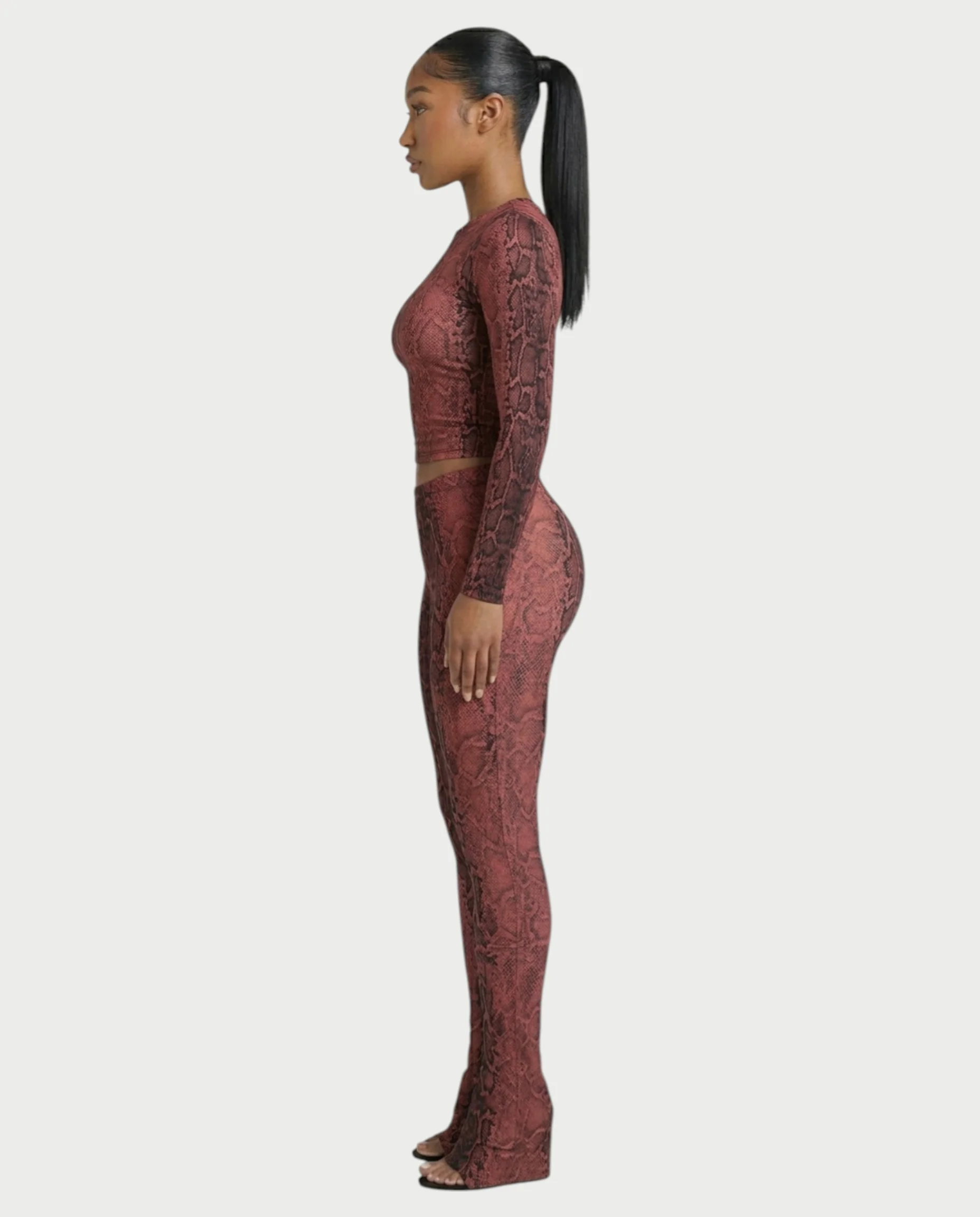 SURIVA Snakeskin Long Sleeve Top & Flared Legging Set - Image 3