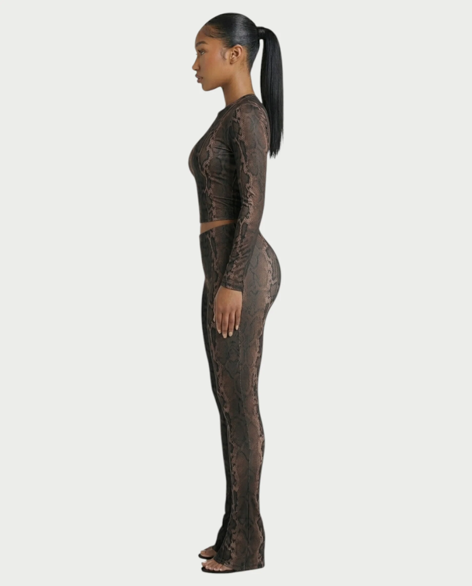 SURIVA Snakeskin Long Sleeve Top & Flared Legging Set - Image 8