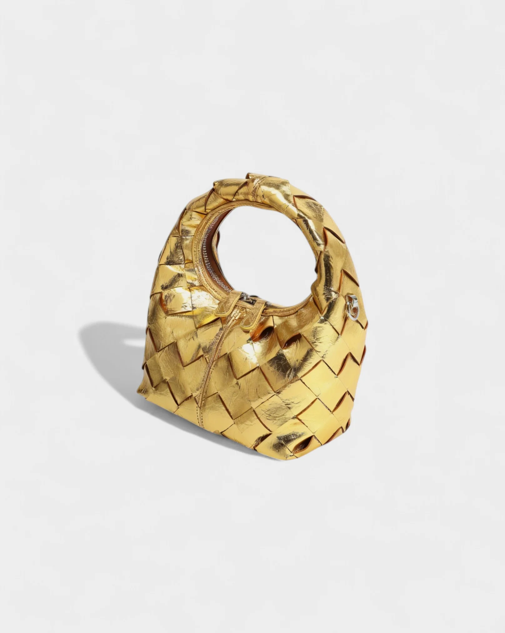 YENNIE Quilted Ring Handle Bag - Image 12